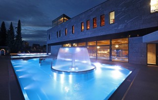 Unterwasserbeleuchtung eines Edelstahlpool für Hotel